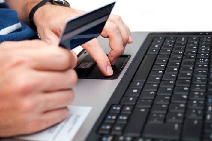 Incentive o uso do cartão de débito em seu e-commerce Incentive o uso do cartão de débito em seu e-commerce