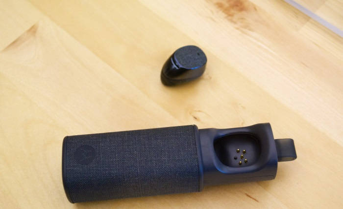 Moto Hint: discretamente, no controle Moto Hint: O fone bluetooth que te mantém no controle