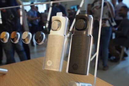 motorola moto hint