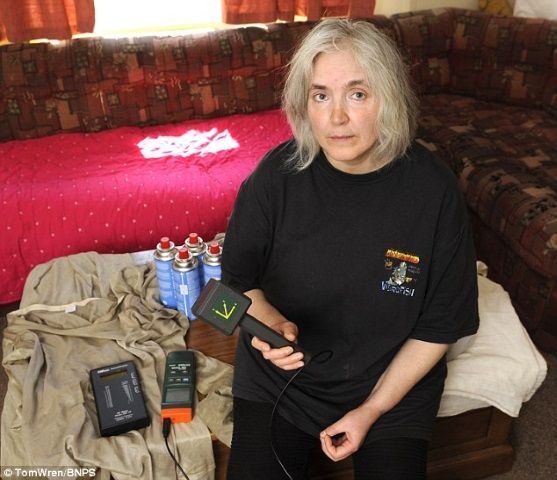 Conheça o caso da mulher que pode morrer se entrar em contato com WiFi jack-lindsey-alergica-ondas-eletromagneticas-3