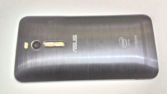 ASUS Zenfone 2: Análise/Review do primeiro smartphone no país com 4GB de RAM ASUS Zenfone 2: Análise/Review do primeiro smartphone no país com 4GB de RAM