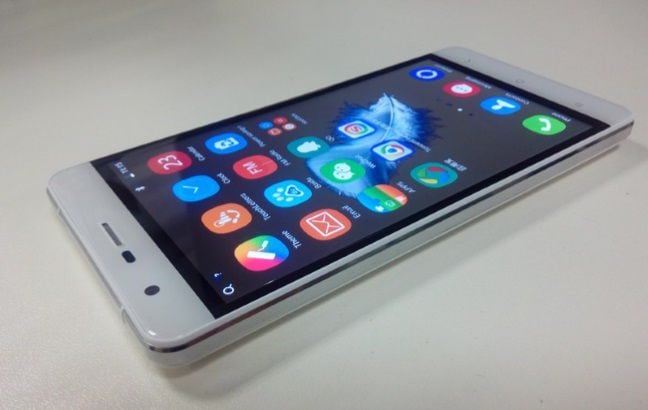 Oukitel K4000 está em um valor promocional na TinyDeal oukitel-k4000-tinydeal