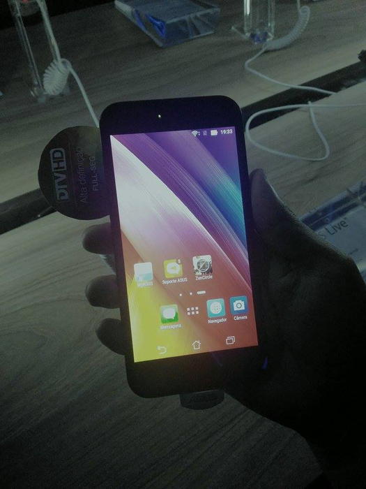 ASUS Live: Ficha Técnica, Preço e Disponibilidade ASUS Live2-3