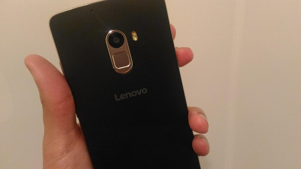 Lenovo VIBE A7010 - O primeiro smartphone da companhia no Brasil Vibe A7010 traseira