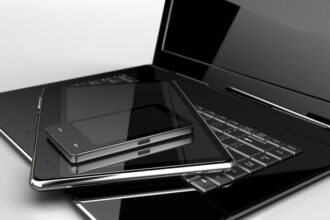 tablet e notebook juntos
