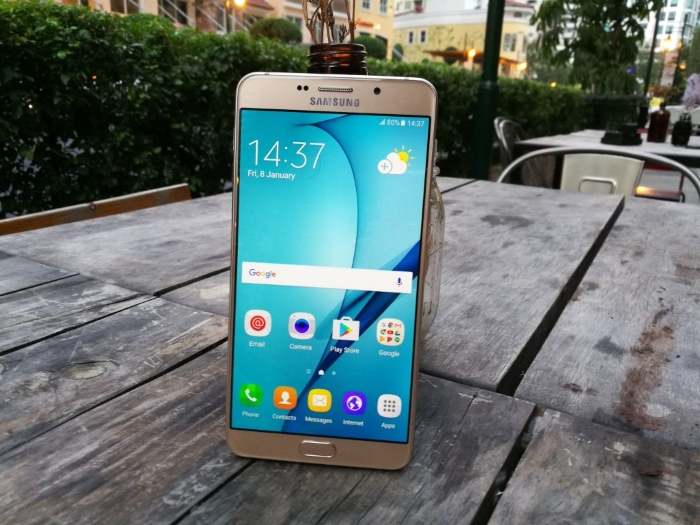 Samsung Galaxy A9 chega ao Brasil com características da versão Pro Galaxy A9 possui suporte para o Samsung Pay (Foto: Divulgação/FTA Bringing Technology Closer)