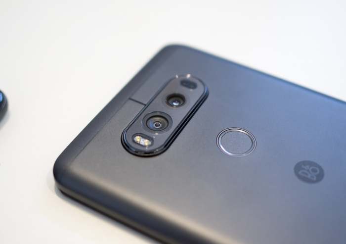 LG V20: Dispositivo chega com Android 7.0 Nougat O LG V20 possui duas câmeras na parte traseira. (Foto: Divulgação/Android Central)