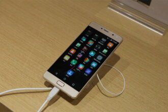 Lenovo Vibe P2 01