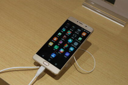 Lenovo Vibe P2 01