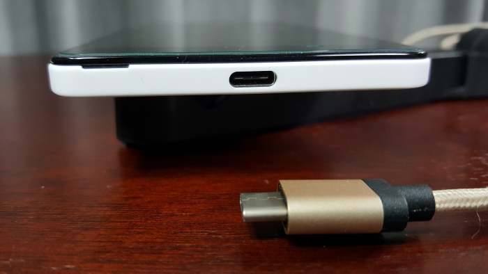 Samsung Galaxy S8: Surgem novas informações sobre as suas especificações técnicas Poderia ser que a Samsung irá substituir seu padrão USB Type-A para os USB Type-C? Vale esperar. (Foto: Divulgação/Pocketnow)