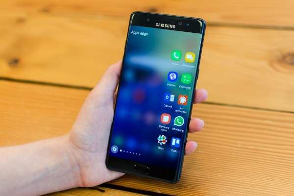 Samsung Galaxy Note 7: T-Mobile irá limitar a carga da bateria do aparelho A T-Mobile irá limitar a bateria do Note 7 em 60% de sua capacidade total para os usuários dos EUA. (Foto: Divulgação/Digital Trends)