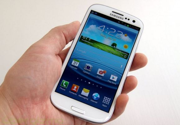 Samsung Galaxy S3: Dispostiivo recebe Build Nightly do CyanogenMod 14.1 O Samsung Galaxy S3 está ganhando a build Nightly do CyanogenMod baseado no Android 7.1 Nougat. (Foto: Divulgação/The Droid Guy)