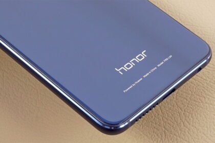 Honor 8 Detail Front Lower ISO