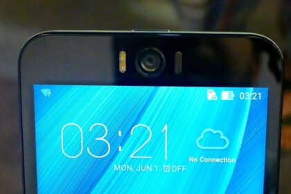 asus zenfone selfie image