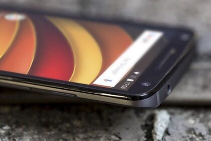 motorola moto x force update
