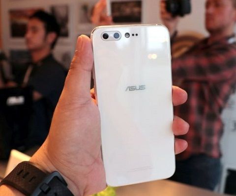 Zenfone 4 e Zenfone 4 Pro são lançados pela ASUS zenfone 4 pro traseira
