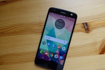 moto z2 force oreo