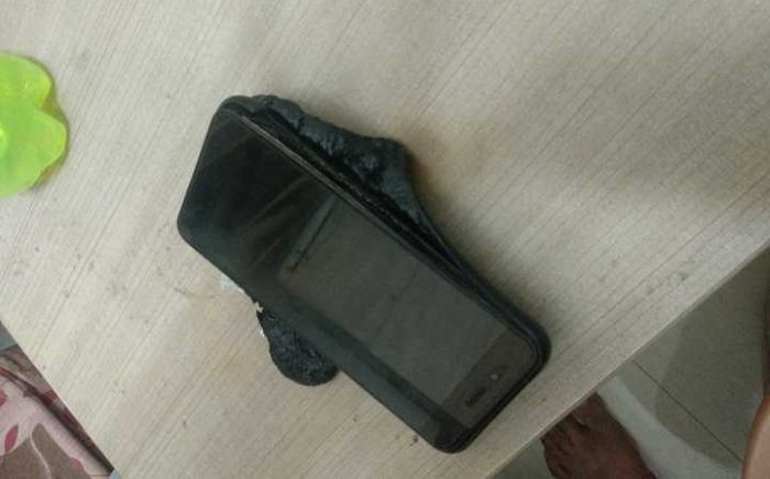 Xiaomi Mi A1 explodiu durante o carregamento Xiaomi Mi A1 explodiu durante o carregamento