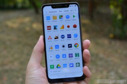pocophone f1 review tela