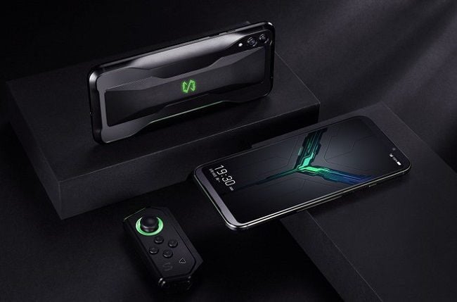 Black Shark 2 é anunciado com Snapdragon 855 e 12 GB de RAM O Black Shark 2 permite que um controle seja conectado na porta USB-C.
