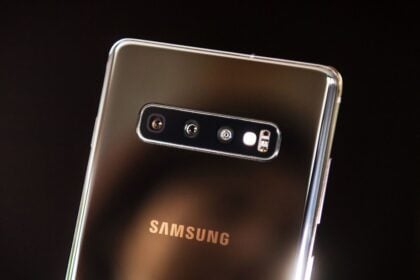 galaxy s10 recebe queixas sobre o sensor de proximidade