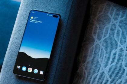 samsung galaxy s10 display infinity o
