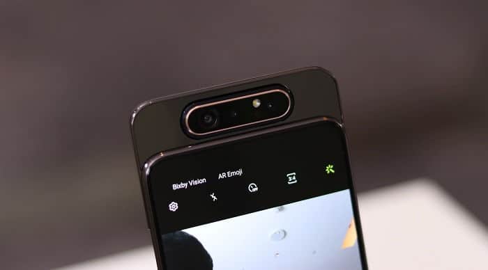 Galaxy A80 chega com câmera tripla em mecanismo retrátil giratório