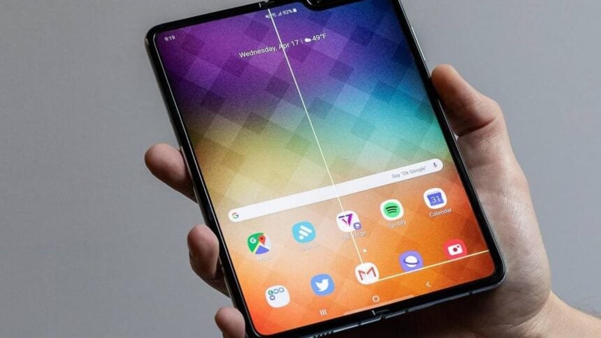 samsung galaxy fold aberto