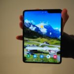 samsung galaxy fold hands on brasil