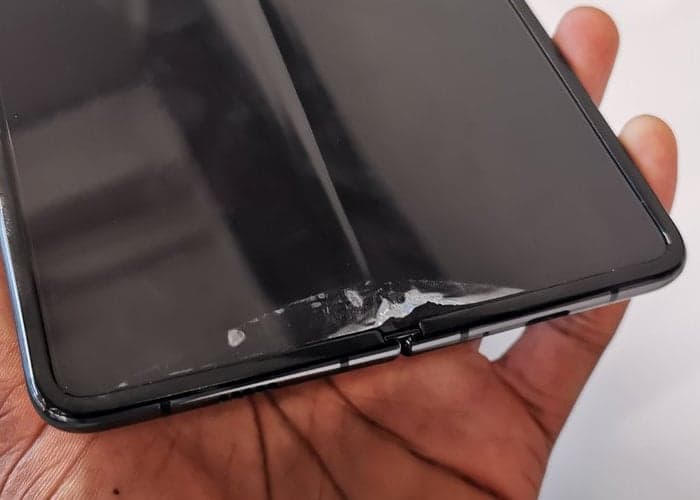 Galaxy Fold - Samsung recolhe todas as unidades do dispositivo dobrável Galaxy Fold problema na tela