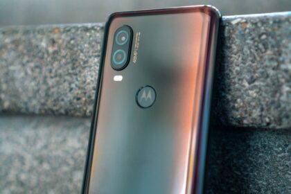 motorola trabalha em smartphone one pro