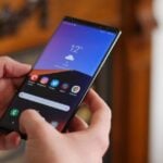 galaxy note 9 nas maos de um usuario