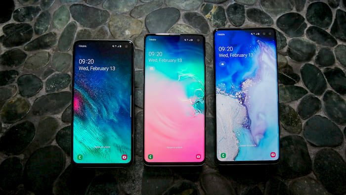 Smartphones da série Samsung Galaxy S10.