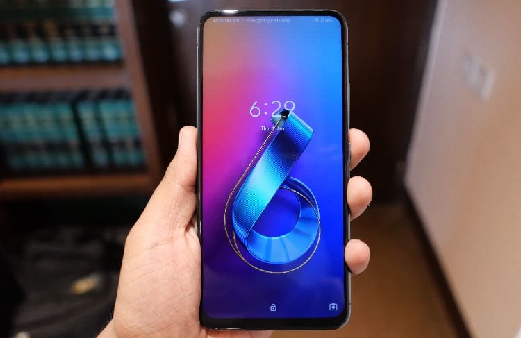 ASUS Zenfone 6 com 8 GB de RAM começa a ser vendido na Itália ASUS Zenfone 6 hands on.