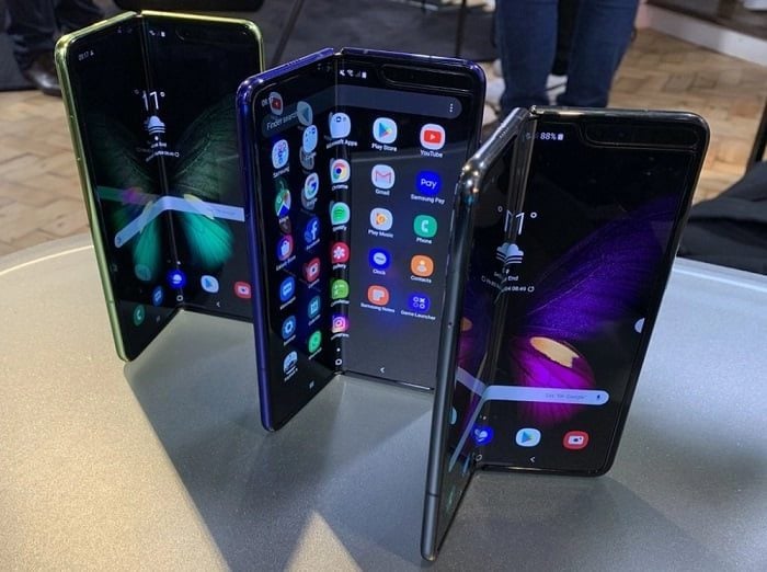 Samsung Galaxy Fold pode ser lançado oficialmente em julho Smartphone dobrável Samsung Galaxy Fold.