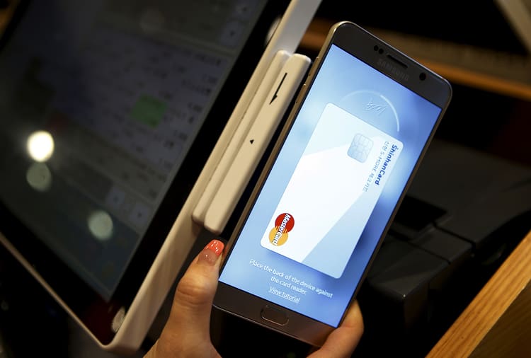 Samsung Pay agora é compatível com cartões de crédito da Caixa Samsung Pay anuncia entrada de cartões Caixa.