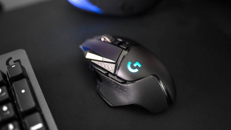 Logitech G lança dois novos headsets e nova linha de mouses sem fio Mouse gamer Logitech G G502 Lightspeed.