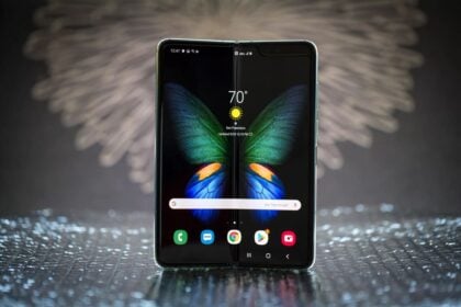 Galaxy Fold ganha seção de temas na loja Galaxy Store.