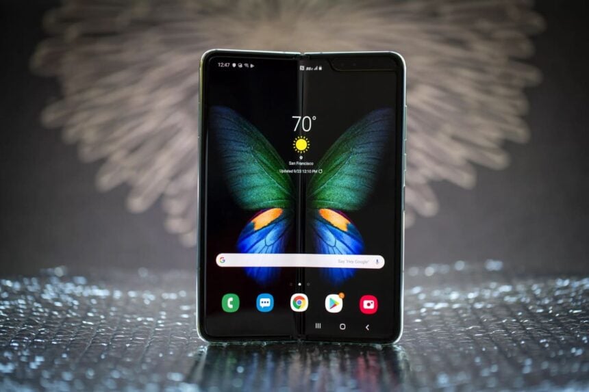 Galaxy Fold ganha seção de temas na loja Galaxy Store.