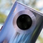 Huawei Mate 30 Pro prateado.