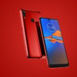 Motorola Moto E6 Plus na cor Vermelho Metálico.