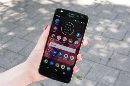 Moto Z2 Play recebe novo update.