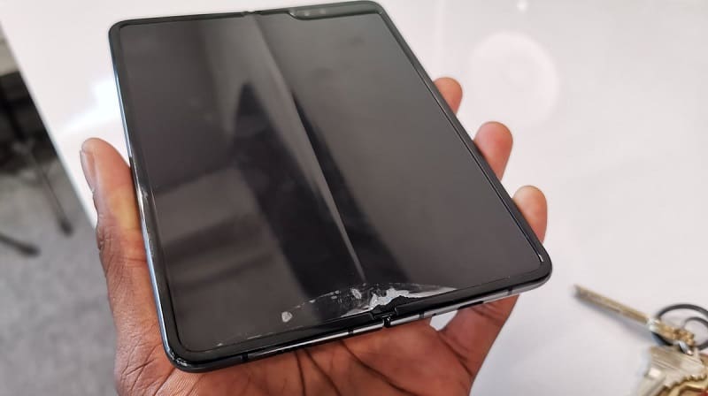 Galaxy Fold - Samsung lança vídeo explicando como cuidar do dispositivo Galaxy Fold tela.