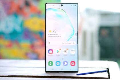 Galaxy Note 10+ e Pixel 4 comparativo.