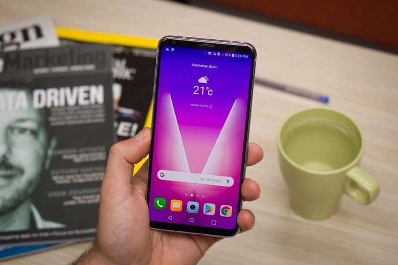 LG V30 começa a receber atualização para o Android 9 Pie LG V30 recebe Android 9 Pie.