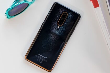 OnePlus 7T Pro e 7T Pro McLaren Edition lançamento.