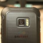 Parte superior traseira do Samsung Galaxy XCover FieldPro.