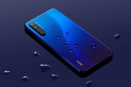 Imagem ilustrativa de um smartphone da linha Redmi Note na cor azul.