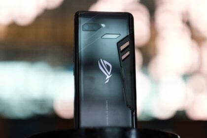 Parte traseira do ASUS ROG Phone.