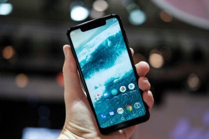 motorola one power android 10